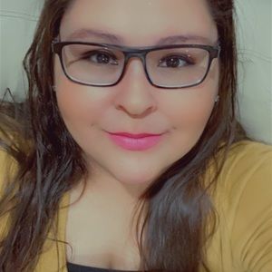 Meet your Posher, Yadira